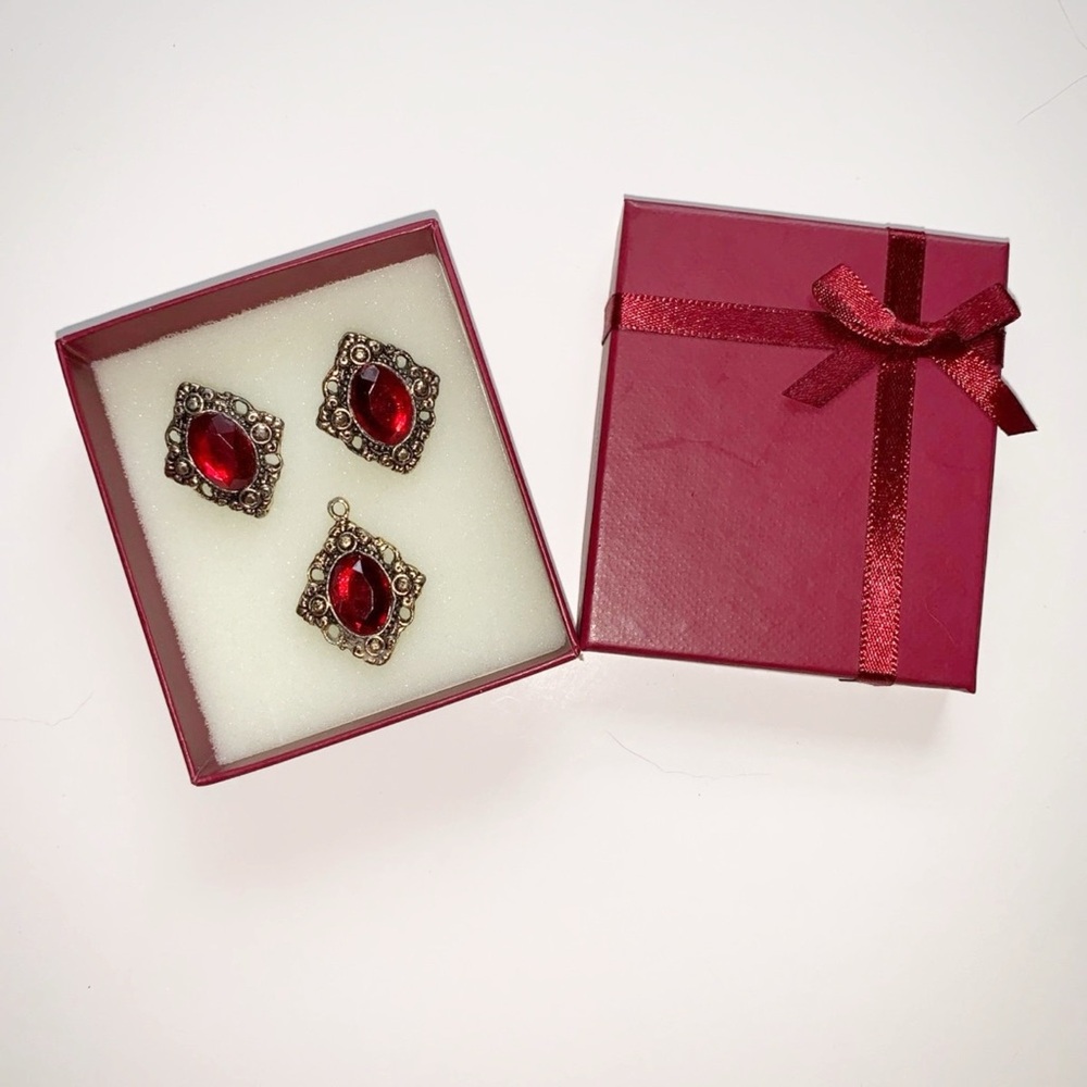 Vintage Gold Tone Pendant & Earring Set Garnet Filagree